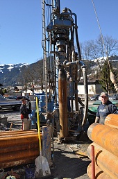 Brunnenbohrung mit Bohrgerät in Kitzbühel